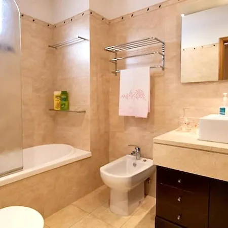 One Bedroom With City View Enclosed Garden And Wifi At Funchal 5 Km Away From The Beach Apartment *