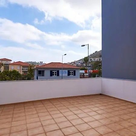 One Bedroom With City View Enclosed Garden And Wifi At Funchal 5 Km Away From The Beach Apartment